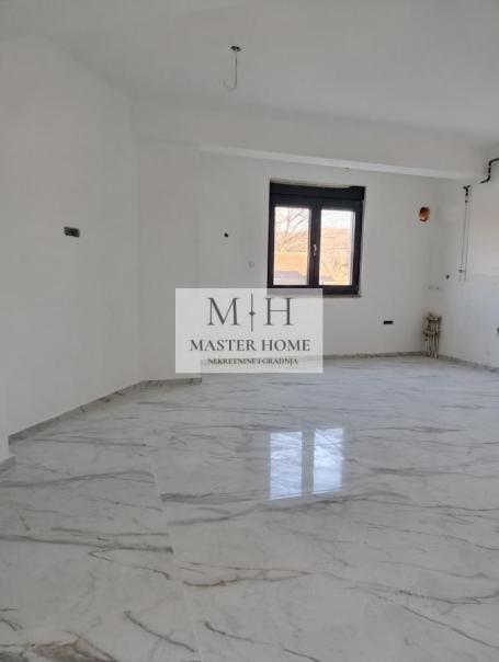 SMART LUKSUZ U CENTRU – 95m² SA MASTER SOBOM I PARKINGOM!