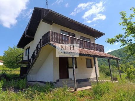 KUĆA U PRIRODI SA PRELEPIM POGLEDOM I TRI APARTMANA
