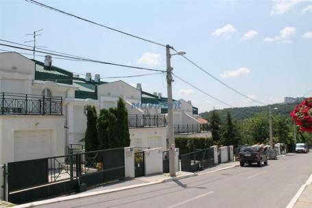 Dedinje | Višeetažni stan / kuća
