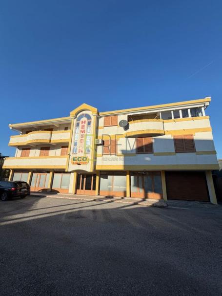 Izdavanje — Višenamjenski poslovni kompleks, Bar