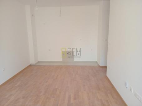 Prodajemo- jednosoban stan površine 37m² na Zabjelu, preko puta Multicoma