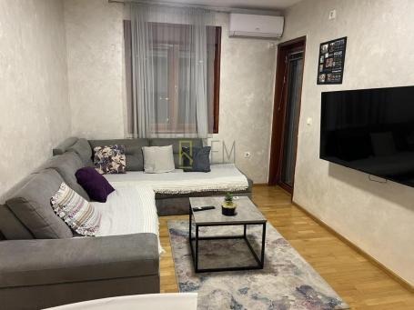 Prodajemo- dvosoban kompletno namjesten 56m2, Pobrezje