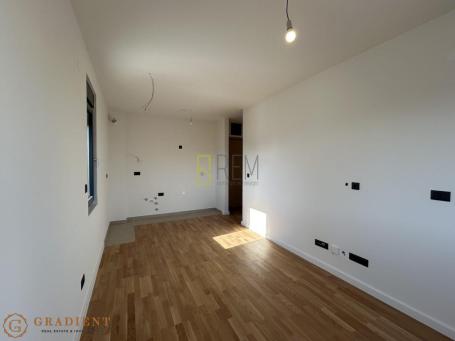 Prodajemo-dvosoban stan površine 50m², Zabjelo
