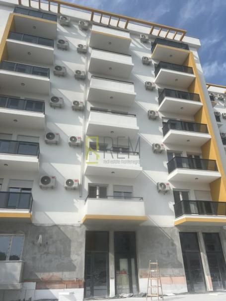 Prodajemo- nov, neuseljavan jednosoban stan 45m2, 4. Jul na Pobrežju