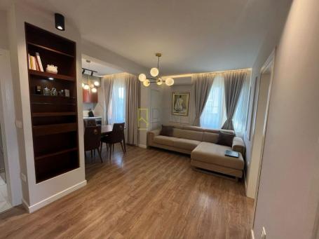 Prodajemo- jednosobnog moderno namjestenog stana od 40m2, Dalmatinska ulica