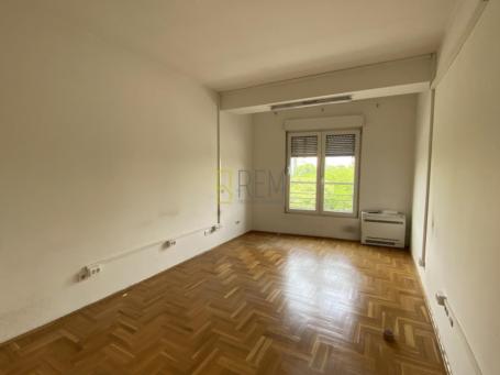 Prodajemo- dvosoban stan 69m2,  Preko Morače