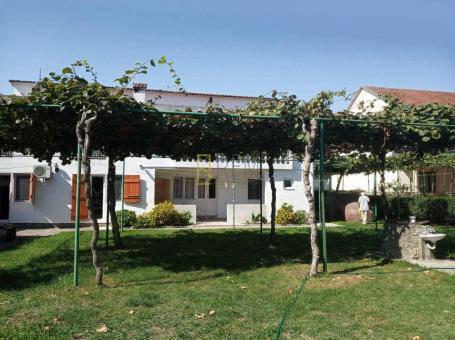 Prodaja - poslovno stambeni objekat, Golubovci