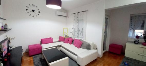 Prodaja- kompletno namjesten dvosoban stan 54m2 iza Delte