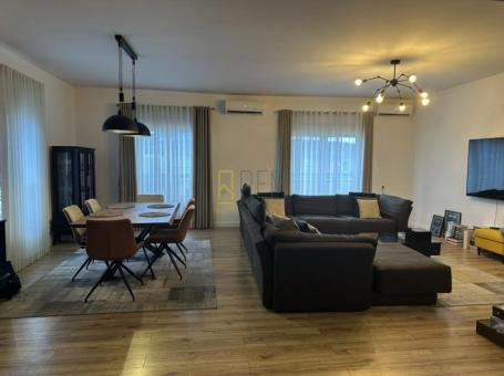 Prodajemo- kompletno namjesten duplex 114m2 u Momisici