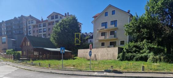 Prodajemo- plac od 350 m2 u centru Kolašina