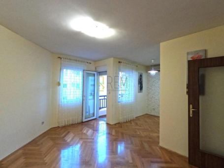 Prodajemo- dvosoban 65m2, duplex stan u bloku 9