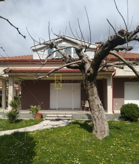 IZDAVANJE – Namještena kuća sa dvorištem – Tološi, Podgorica