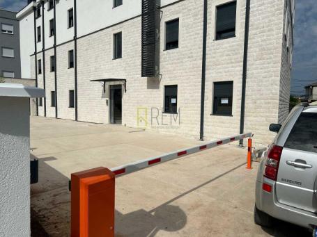 Prodajemo- dvosoban stan površine 75m2 u Staroj Varos