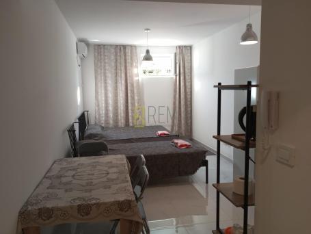 Prodajemo-garsonjera 27m2 pored Big Fashon