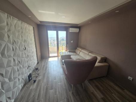 Prodajemo- moderno opremljen jednosoban stan 44m2 u Toploj, Herceg Novi