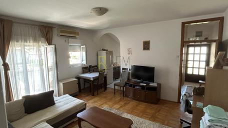 Prodajemo- manji dvosoban stan 53m2, Masline