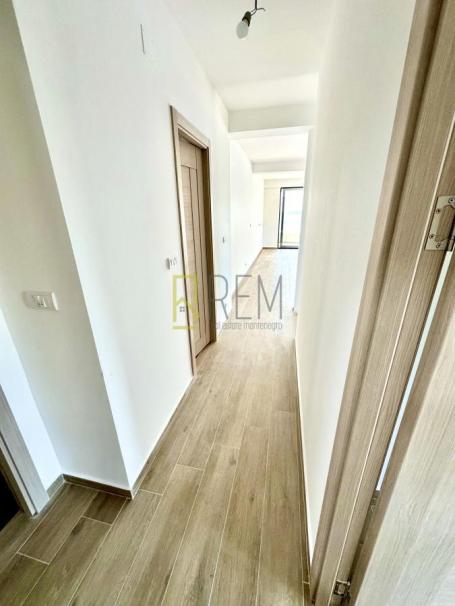 Prodajemo-kompletno namješten dvosoban 61m2, Tološi