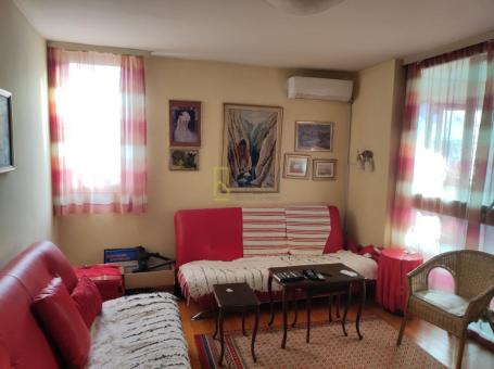 PRODAJA – TROSOBAN STAN U BLIZINI BAZARA, BLOK 5, PODGORICA