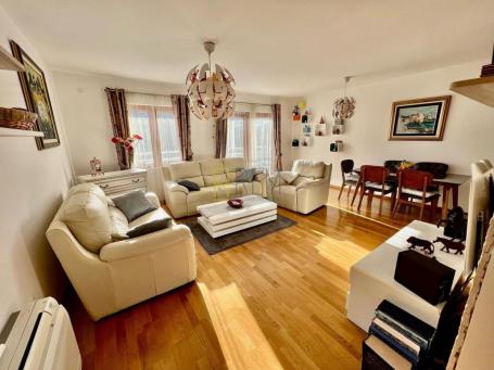 Prodaja- dvosoban lux namjesten stan 91m2, Toloske apartmane