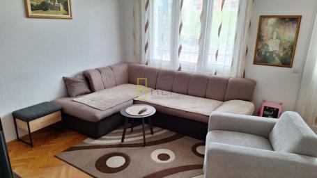 Prodajemo- dvosoban stan 71m2 u ulici Drpe Mandica u blizu Gintaša