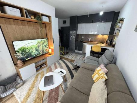 Prodajemo-garsonjera površine 27m2 na Zabjelu