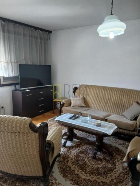 Prodajemo- dvosoban stan 75m2 u jednoj od najpoželjnijih lokacija u Podgorici - Preko Morače