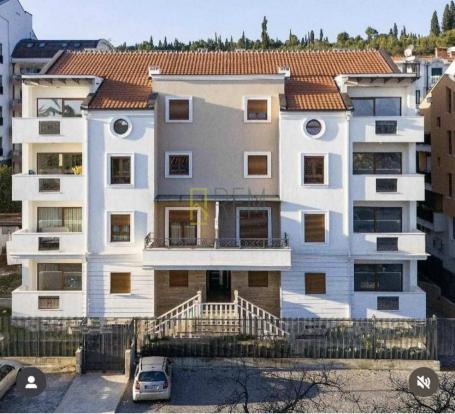 Prodaja – nov trosoban stan sa tri garažna mjesta, Gorica C