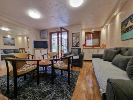 NA PRODAJU – Dvosoban duplex stan u srcu Budve