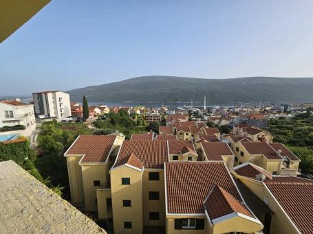 Prodajemo- jednosoban stan, 47m2 u Đenovići sa pogledom na Porto