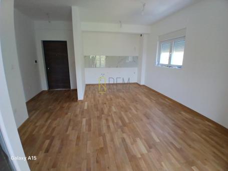 Prodaja- jednosoban stan 46m2, u Bečičima sa pogledom na more