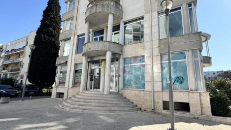 Izdavanje- kancelarije, preko Morace