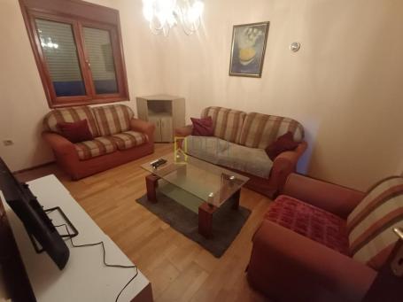 Prodajemo- jednosoban namješten stan 38m2, na Pobrežju