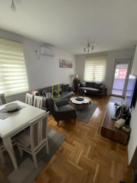 Prodajemo- polunamješten dvosoban stan površine 49 m² u Podgorici – Ljubović