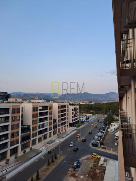 Prodaja – Nov, polunamješten, dvosoban stan sa garažnim mjestom – Central point, Podgorica