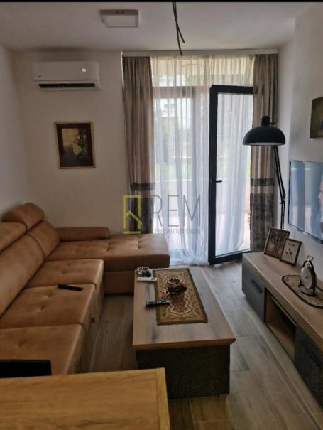 Prodajemo- namještena garsonjera 21m2, Blok 9