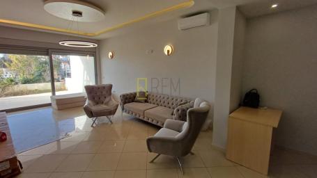 Prodajemo- jednosoban namješten stan 82m2- Pinješ, Ulcinj
