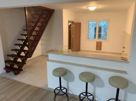 Prodajemo kucu u Staroj Varosi, povrsine 100m2 sa dvoristem