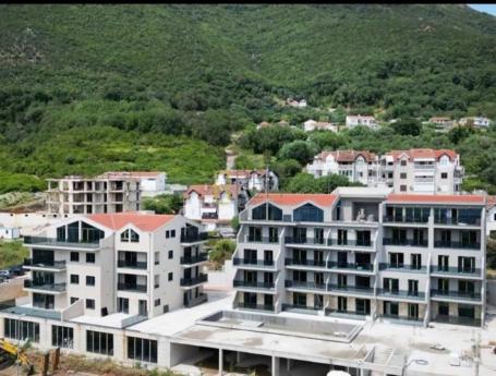 Prodajemo – jednosoban namjesten stan u Baošićima, Herceg Novi