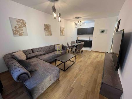 Prodajemo-jednosoban kompletno namjesten stan, 45 m2-City Kvart