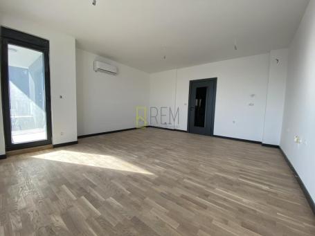 Prodajemo – lux dvosoban stan, površine 68m2, Gorica C