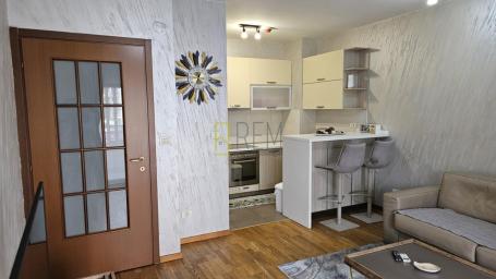 Izdavanje, jednosoban stan sa garazom, City kvart