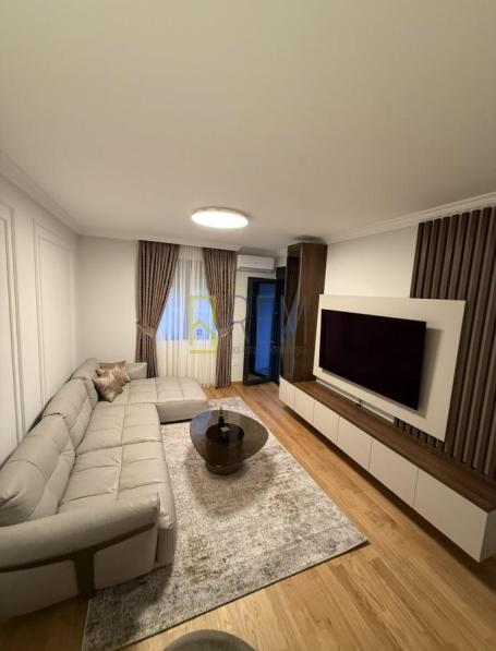 Prodajemo- lux dvosoban stan od 69 m2 u zgradi Acton sa dvije garažna mjesta