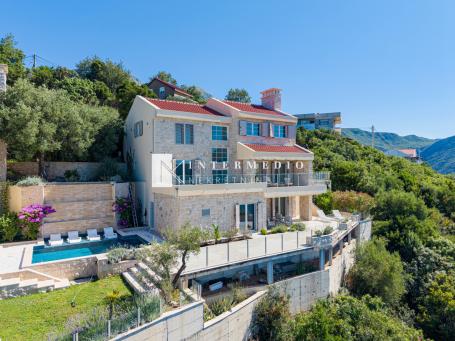 Luksuzna vila sa panoramskim pogledom na more u Podima, Herceg Novi