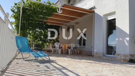 NOVI VINODOLSKI - kuća u mirnom predjelu s 5 apartmana