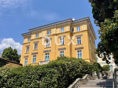 OPATIJA, ZENTRUM – eine Kombination aus Luxus und Authentizität: ein Apartment in einer renovierten 