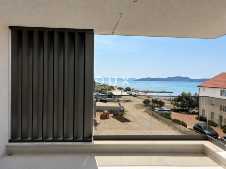 ŠIBENIK, SRIMA - Luxury penthouse in a new building with a roof terrace, sea view and elevator