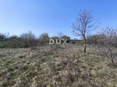 ISTRA, MARČANA - Zemljište na mirnoj lokaciji s građevinskom dozvolom 