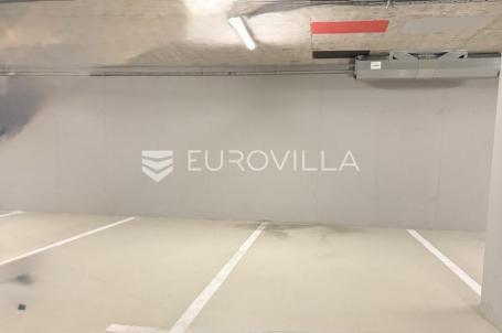 Opatija, NOVOGRADNJA, parkirno mjesto u garaži
