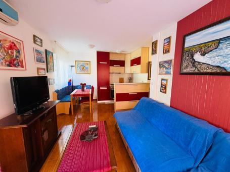 Jednosoban namješten stan, 35m2, Petrovac, Budva