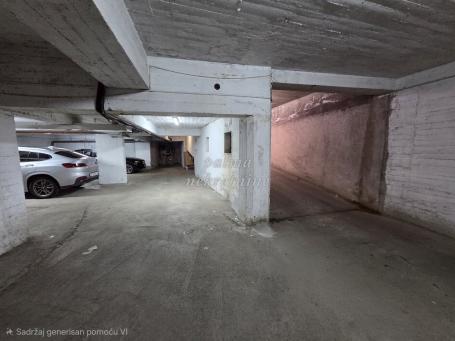 Izdavanje, Garaža, 15m2 , Centar